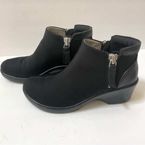 Alegria Sloan Zip Wedge Stretch Ankle Boot Size 6-6.5/EU 36 - Picture 11 of 16